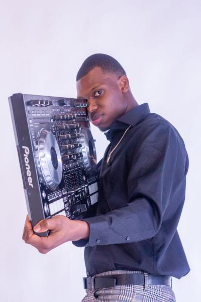 DJ TechTrix